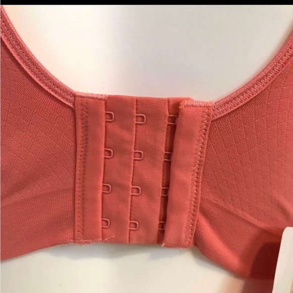 NWT Breezies Coral, Underwire, Soft Comfort Bra 40DDD - Picture 4 of 10
